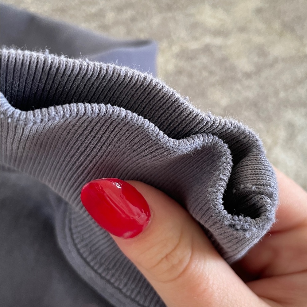 Brandy Melville/John Galt Navy Blue Los Angeles California Sweatshirt - Picture 2 of 3